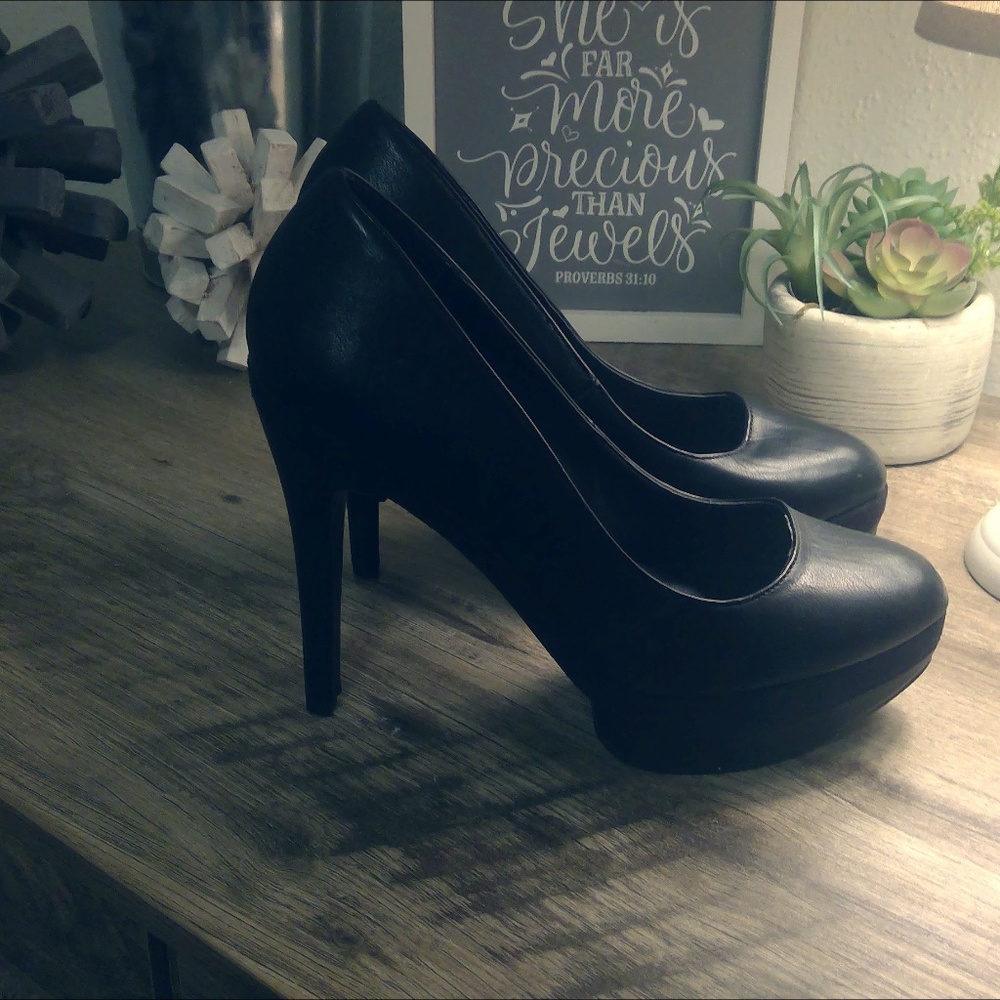 Black Heels Size 7.5